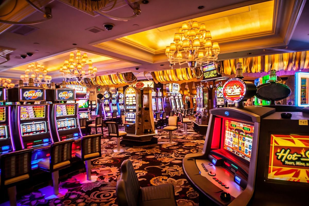 Antarmuka aplikasi rcti togel di layar Android menampilkan meja dealer langsung dan menu sportsbook